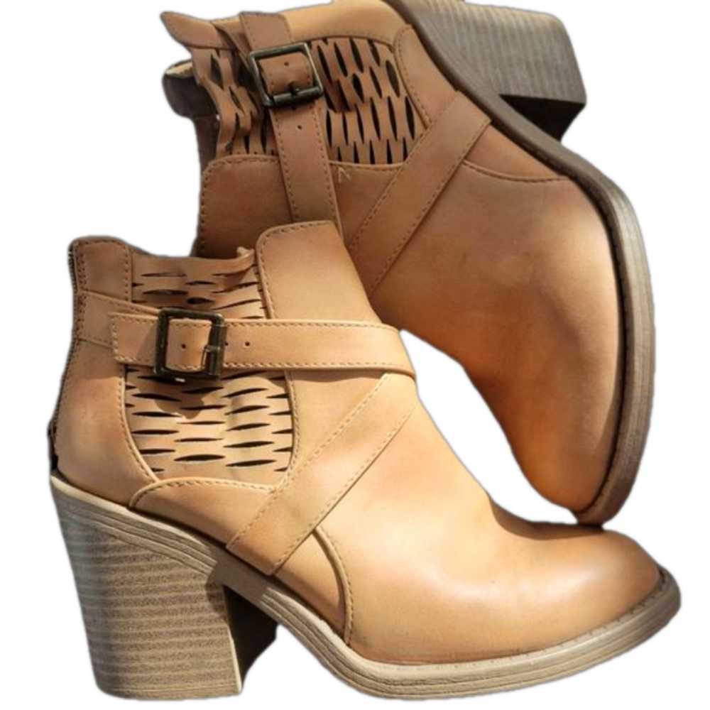 Qupid Ankle Boots